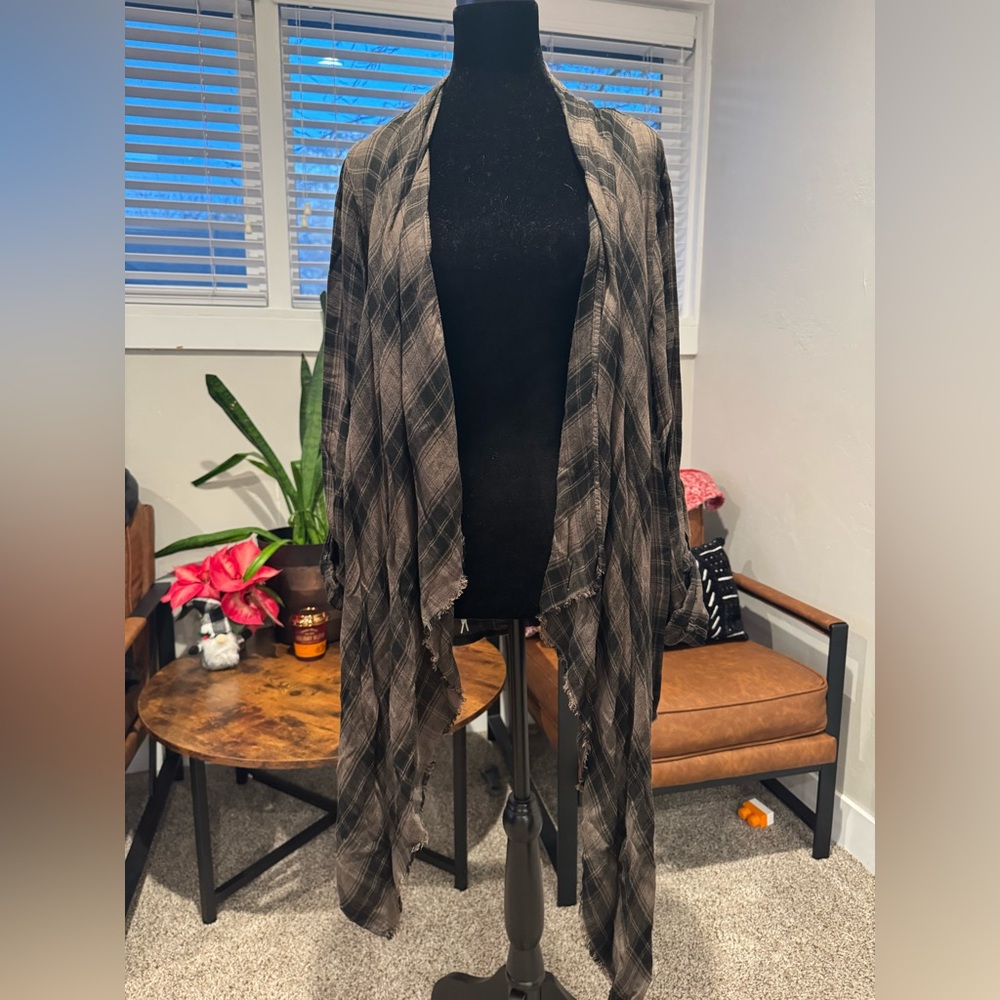 Knox Rose Plaid wrap.